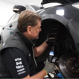 Démontage et montage d'un amortisseur avant Démontage et montage d'un amortisseur avant